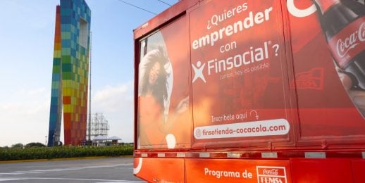 Coca-Cola FEMSA impulsa a los tenderos colombianos con Finsotiendas, otorgando créditos para sus negocios.